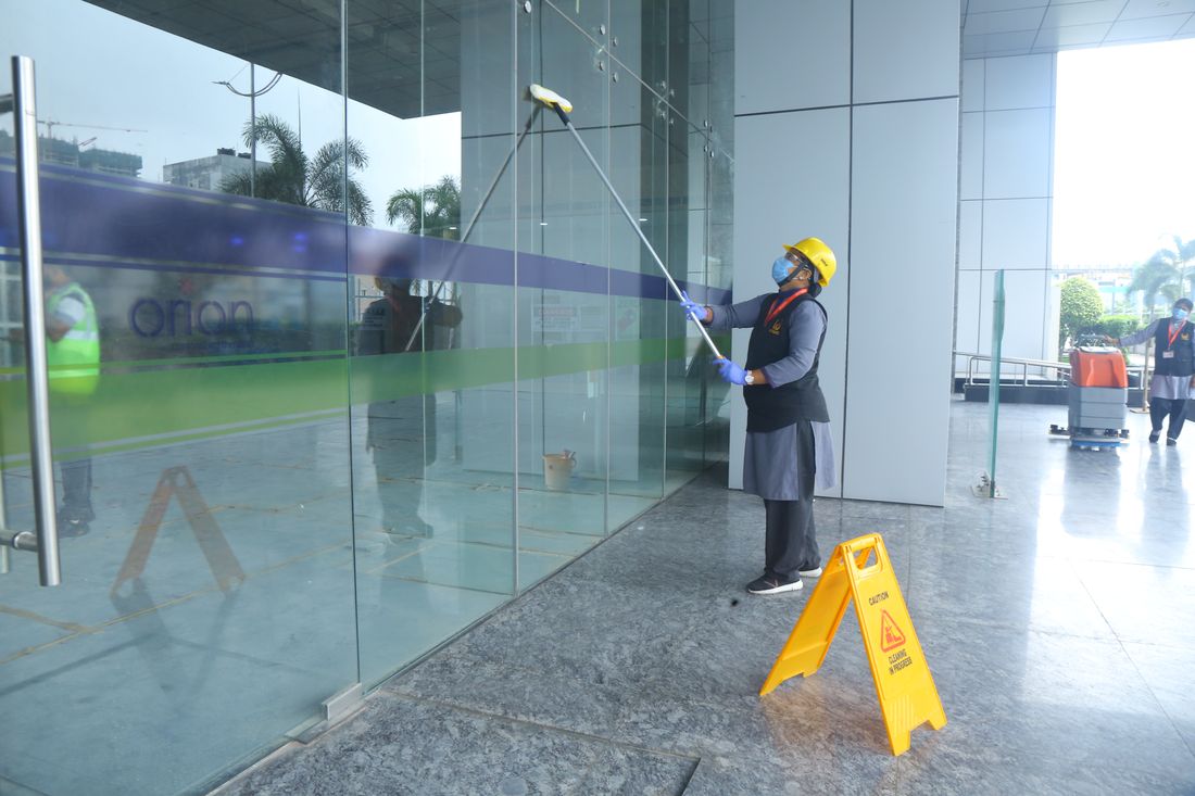 Façade cleaning