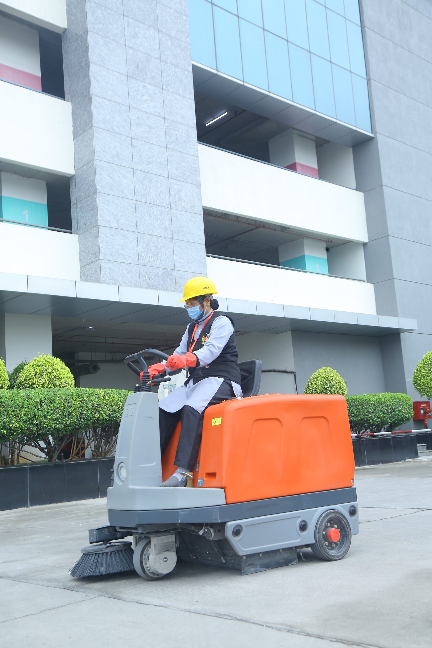 UFMS mechanized sweeping at a client campus